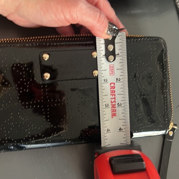 Kate Spade bag and matching wallet; back patent leather look - Picture 11 of 13